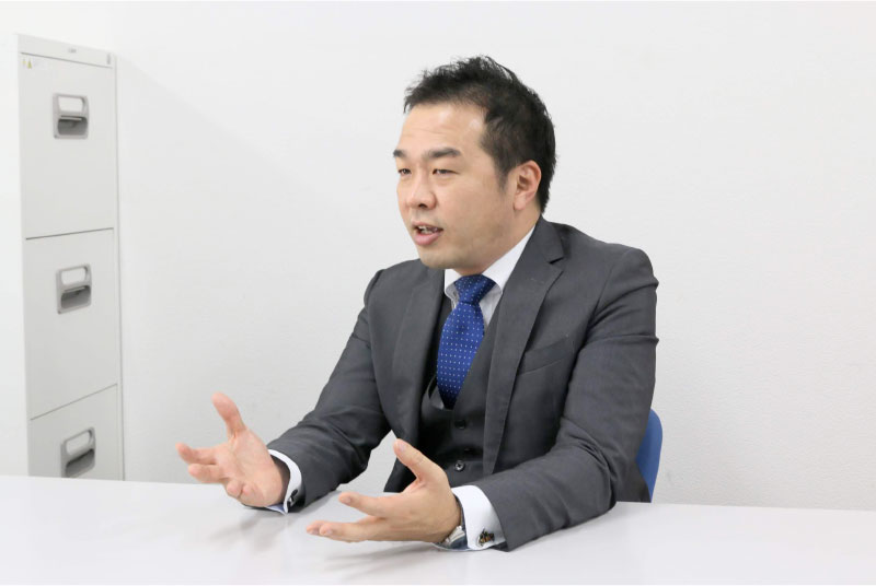 代表取締役